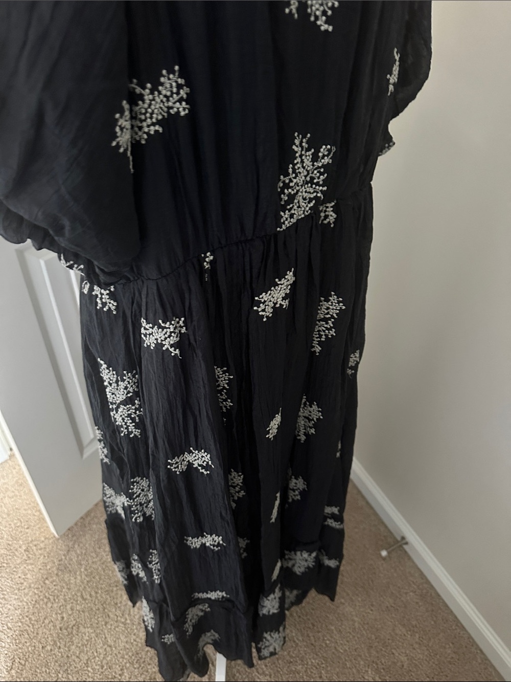 Polagram Black Dress with White Floral Embroidery - Picture 4 of 9